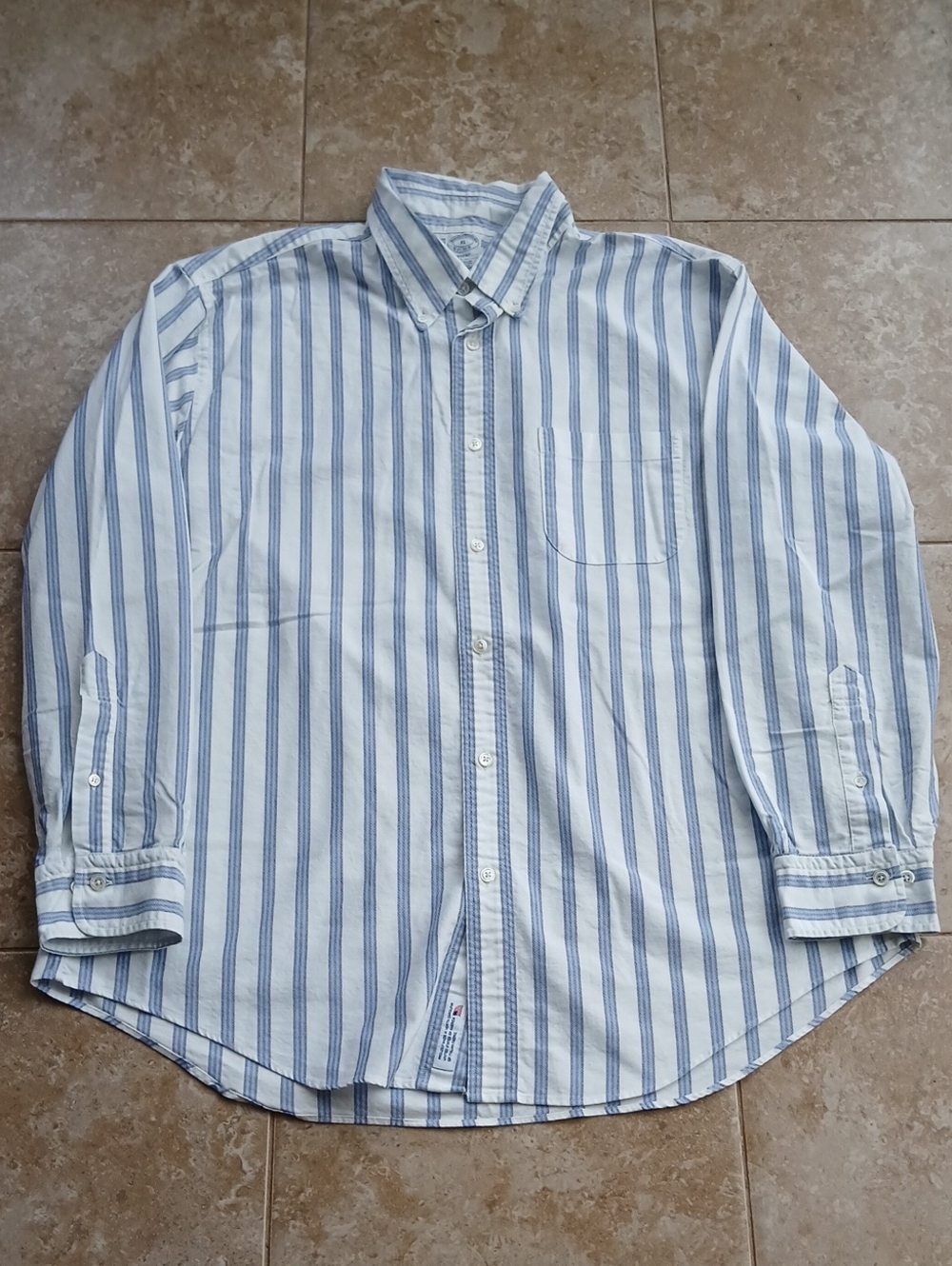 Brooks Brothers Made In USA Regent Fit White & Blue Vertical Stripe Shirt